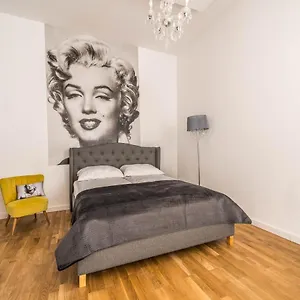Apartament Marilyn W Kamienicy Wicherkiewiczow, Poznań